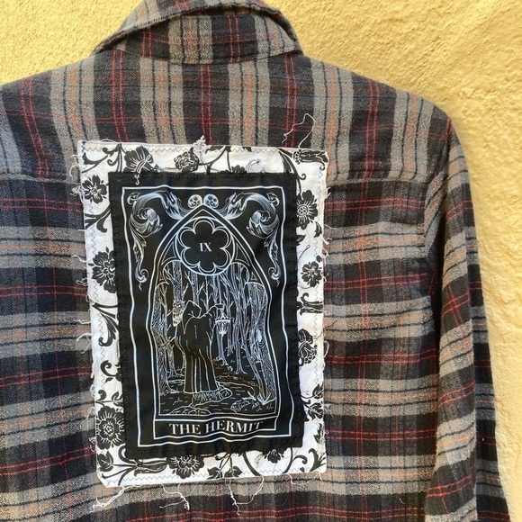 Pretty Cult Flannel Unisex Multicolor Plaid Hermit Tarot S Patch Virgo Dark Art - Picture 10 of 15
